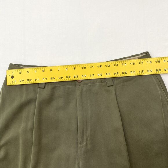 Tommy Bahama 100% Silk Pleated Shorts Mens 38 Olive Green - Picture 7 of 8